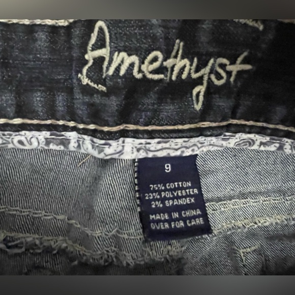 Amethyst Jeans - Picture 9 of 9